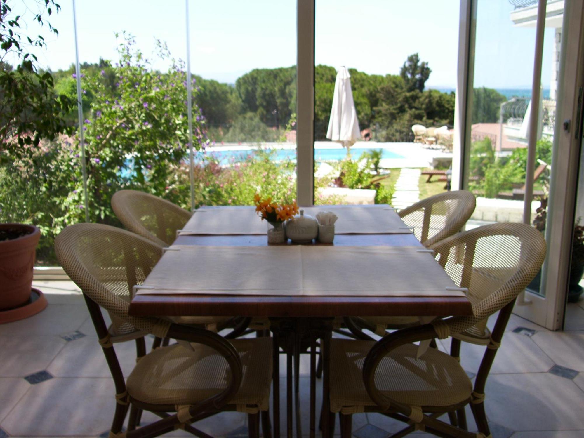 Dolina Hotel Cesme Bagian luar foto